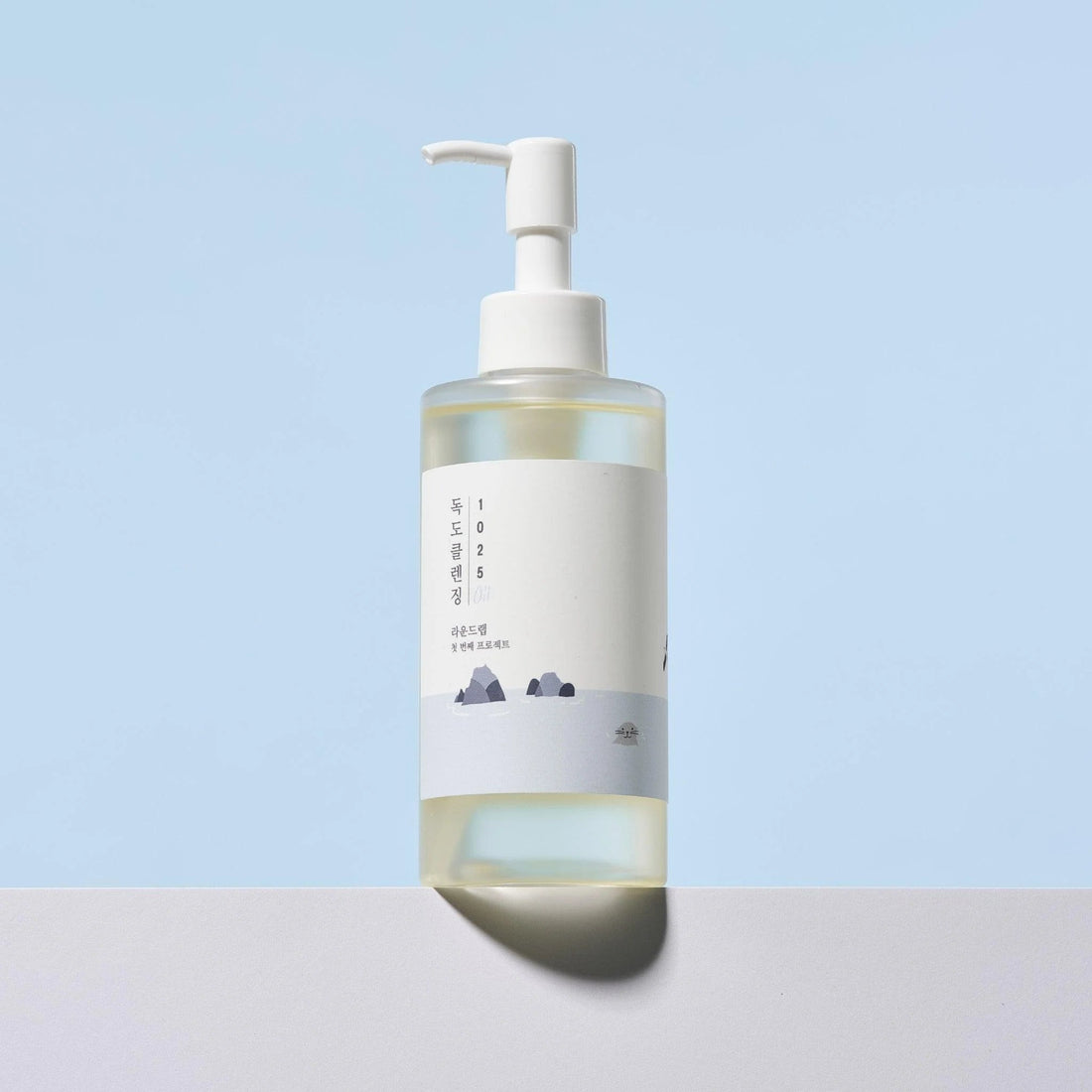 Round Lab 1025 Dokdo Cleansing Oil 200 ml - SkinNova