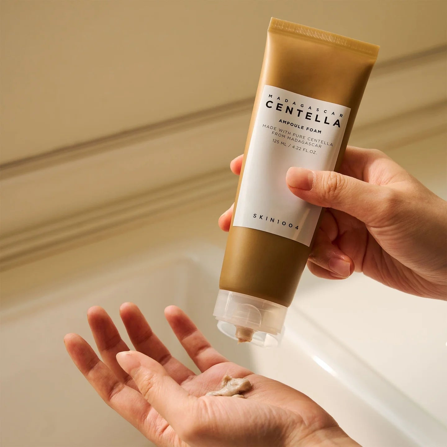 SKIN1004 Madagascar Centella Ampoule Foam – pianka oczyszczająca 125 ml - SkinNova